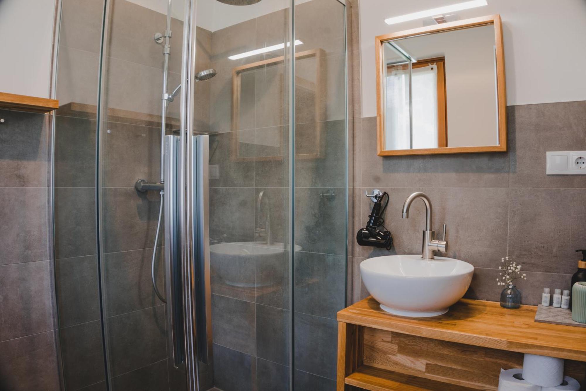 Julias Guesthouse Ora / Auer Dış mekan fotoğraf